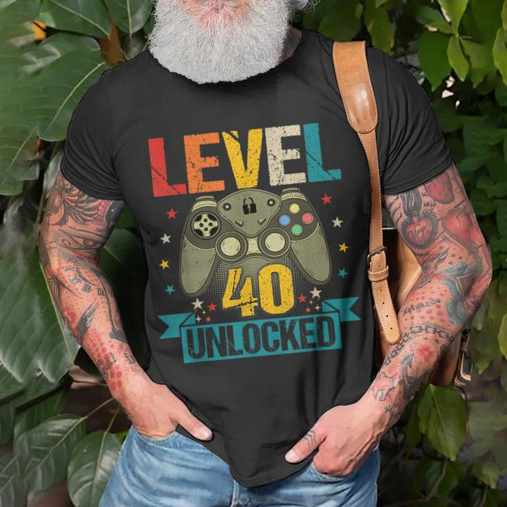 40Th Birthday 40 Year Old Men Level 40 Unlocked Video Gamer Unisex T-Shirt Gifts for Old Men