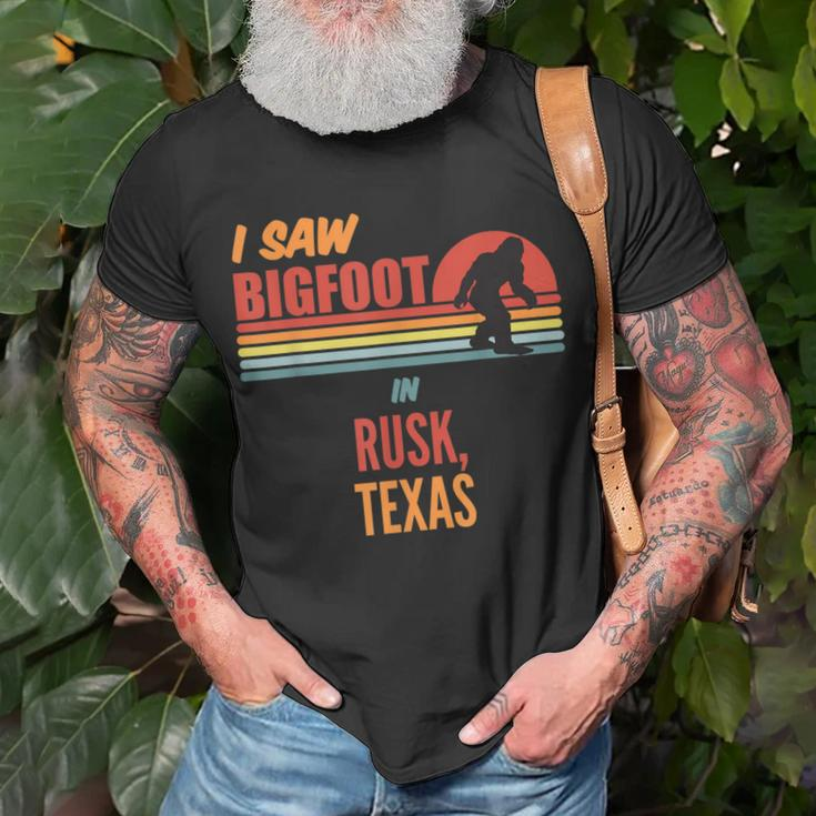 Bigfoot Lives In Rusk Texas T-Shirt Gifts for Old Men