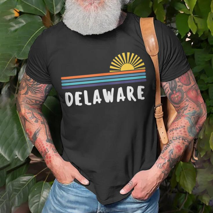 Delaware Home State Pride Retro Vintage Sunrise Unisex T-Shirt Gifts for Old Men