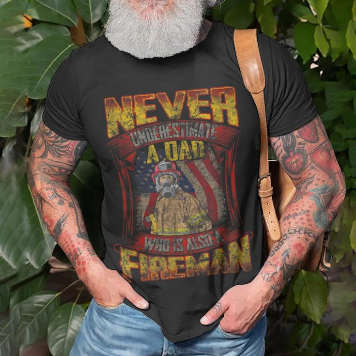 Firefighter Dad Never Underestimate Fireman Father T-Shirt Gifts for Old Men