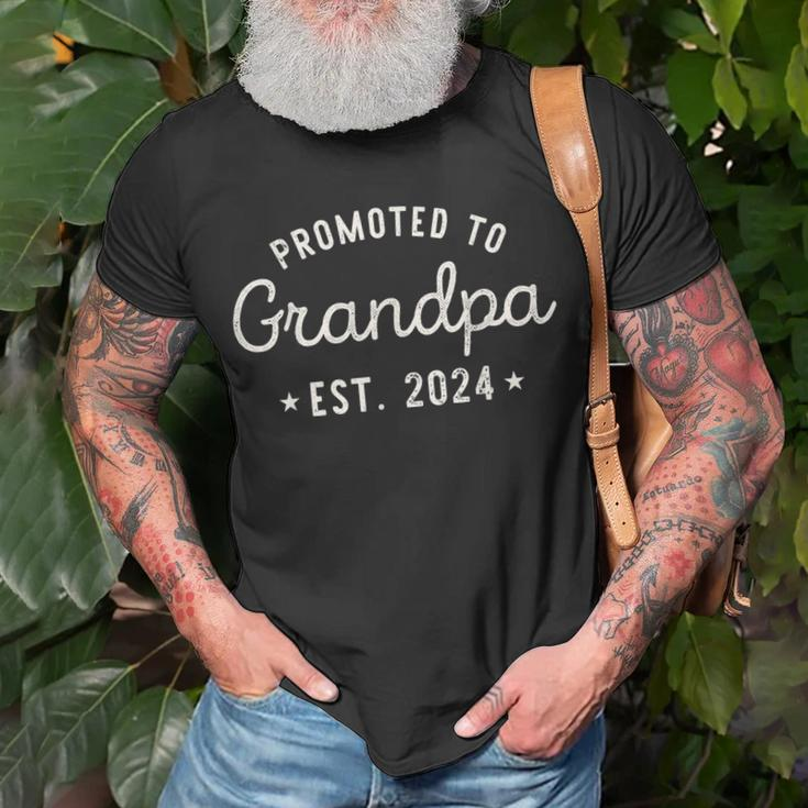 Grandpa Est 2024 For Fathers Day Soon To Be Grandpa 2024 Unisex T-Shirt Gifts for Old Men