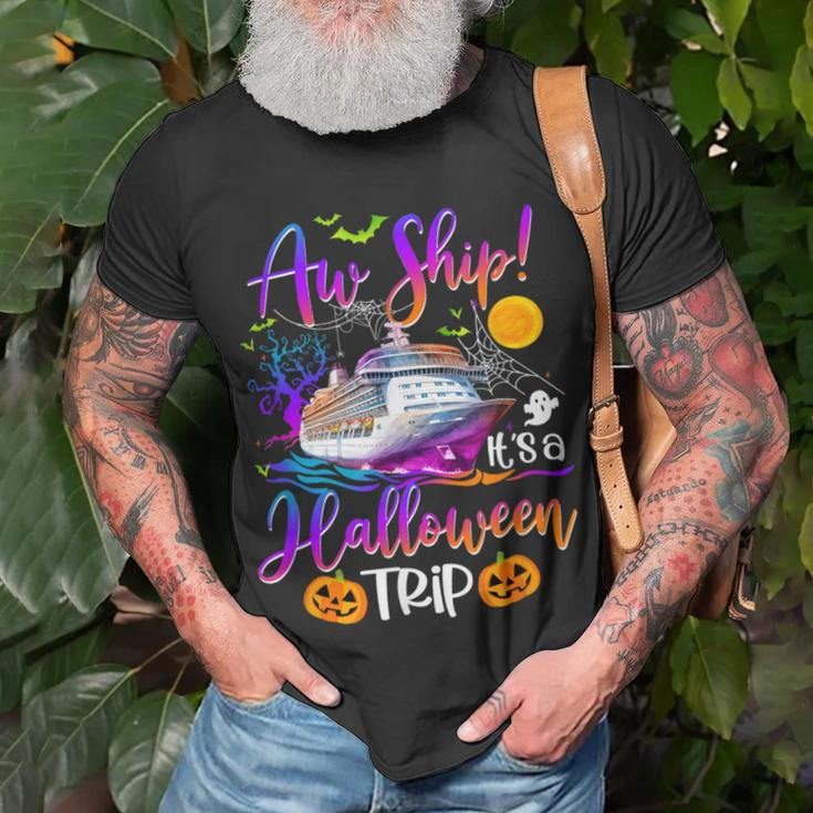 Halloween Cruise Squad Family 2022 Cruising Crew Trip T-Shirt Gifts for Old Men