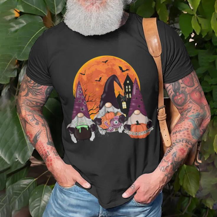 Halloween Gnomes Witch Cauldron Creepy Halloween Costume T-Shirt Gifts for Old Men