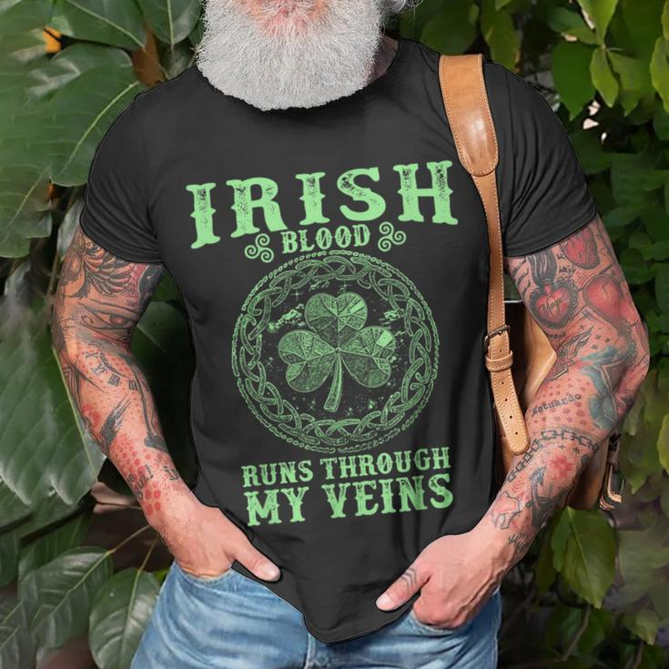 Irish Blood Runs Through My Veins And St Patrick´S Day T-Shirt Gifts for Old Men