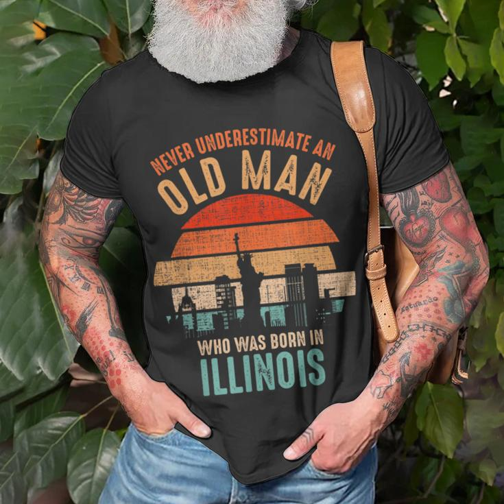 Mb Never Underestimate An Old Man Born In Indiana T-Shirt Gifts for Old Men