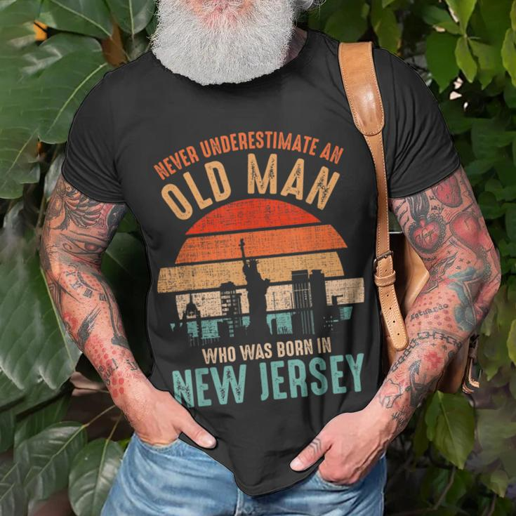 Mb Never Underestimate An Old Man Born In New Jersey T-Shirt Gifts for Old Men