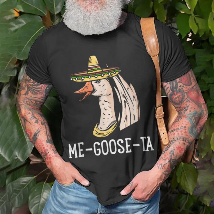 Me Goose-Ta | Spanish Goose Pun | Funny Mexican Unisex T-Shirt Gifts for Old Men