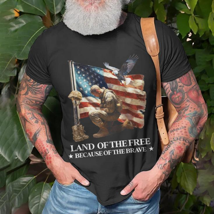 Memorial Day Land Of Free Because Of Brave Veterans American Unisex T-Shirt Gifts for Old Men