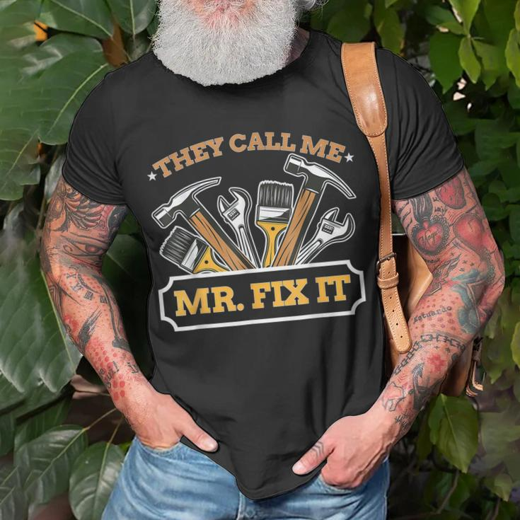 Mr Fix It Dad Handyman Handy Dad Mechanic Fathers Day Gift For Women Unisex T-Shirt Gifts for Old Men