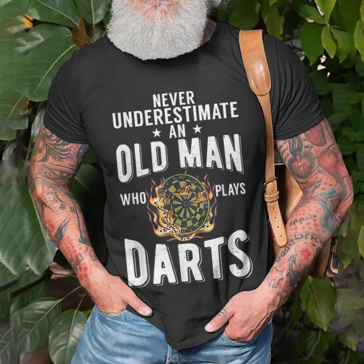 Never Underestimate An Old Man Who Plays Darts Player Unisex T-Shirt Gifts for Old Men