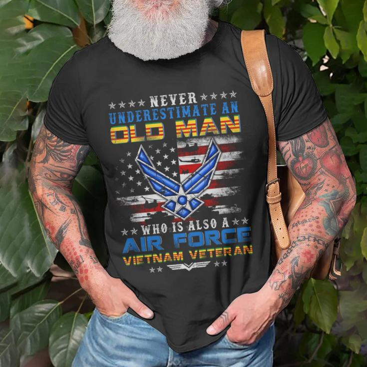 Never Underestimate An Oldman Us Air Force Vietnam Veteran Unisex T-Shirt Gifts for Old Men