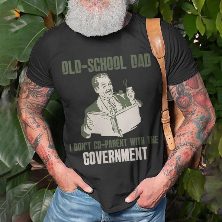 Old-School Dad I Dont Co-Parent With Government Vintage Funny Gifts For Dad Unisex T-Shirt Gifts for Old Men