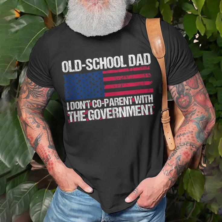 Old-School Dad I Don’T Co-Parent With The Government Vintage Funny Gifts For Dad Unisex T-Shirt Gifts for Old Men
