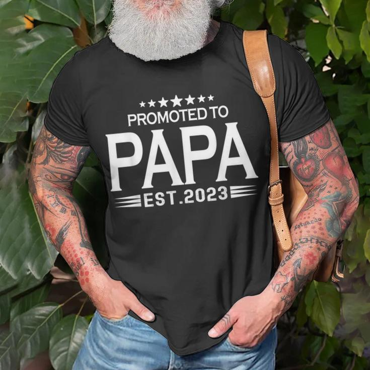 Promoted To Papa Est2023 Funny Mens First Time Dad Daddy Unisex T-Shirt Gifts for Old Men