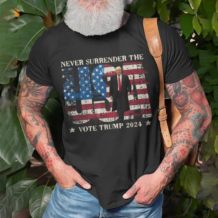 Never Surrender The Usa Grunge Vote Trump 2024 T-Shirt Gifts for Old Men