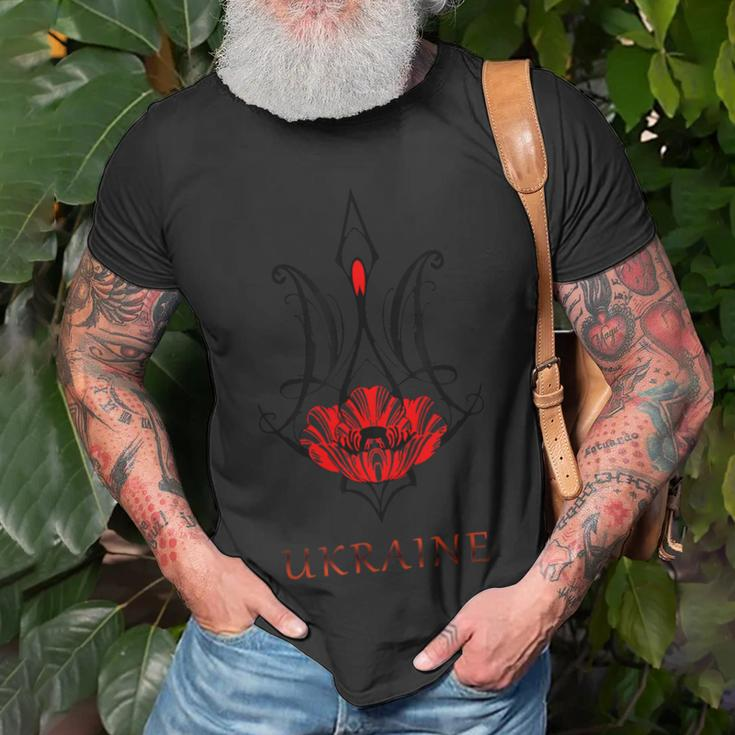 Ukraine Black Coat Arms With Poppy Trident Tryzub Ukrainian T-Shirt Gifts for Old Men
