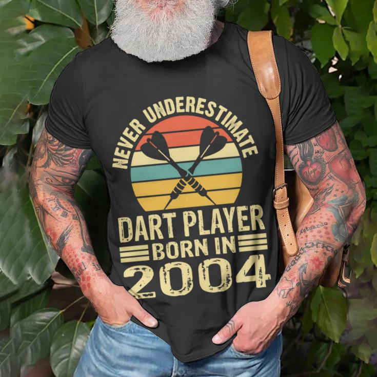 Never Underestimate Dart Player Born In 2004 Dart Darts T-Shirt Gifts for Old Men