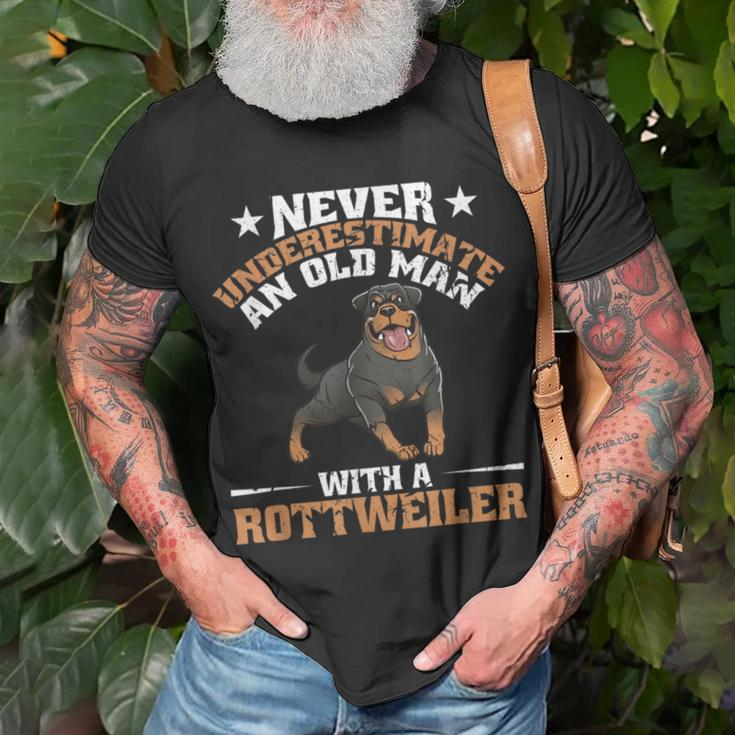 Never Underestimate An Old Man With A Rottweiler Dog Dad T-Shirt Gifts for Old Men