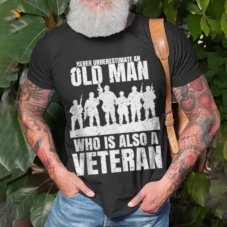 Never Underestimate An Old Man Who Is Also A Veteran Dad T-Shirt Gifts for Old Men