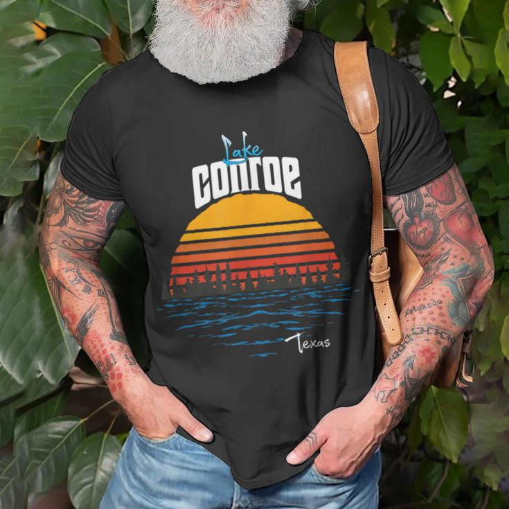 Vintage Lake Conroe Texas Souvenir T-Shirt Gifts for Old Men