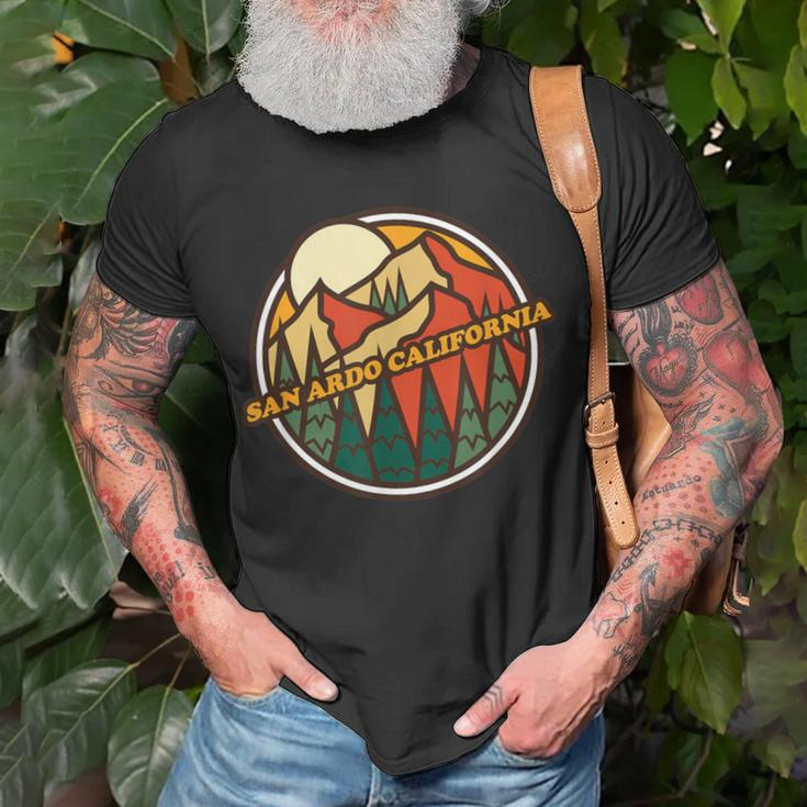 Vintage San Ardo California Mountain Hiking Souvenir Print T-Shirt Gifts for Old Men