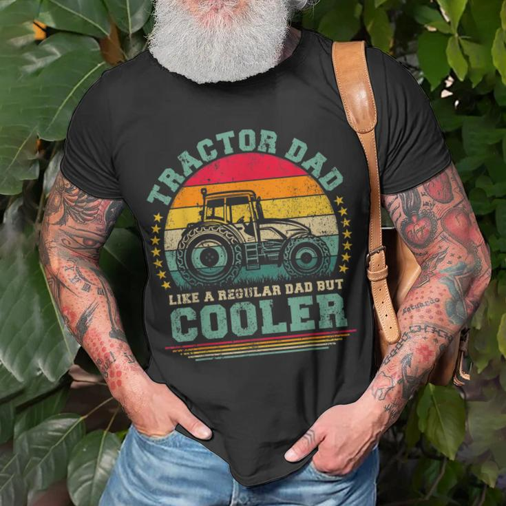 Vintage Tractor Dad Like A Regular Dad Tractor Fathers Day Gift For Mens Unisex T-Shirt Gifts for Old Men