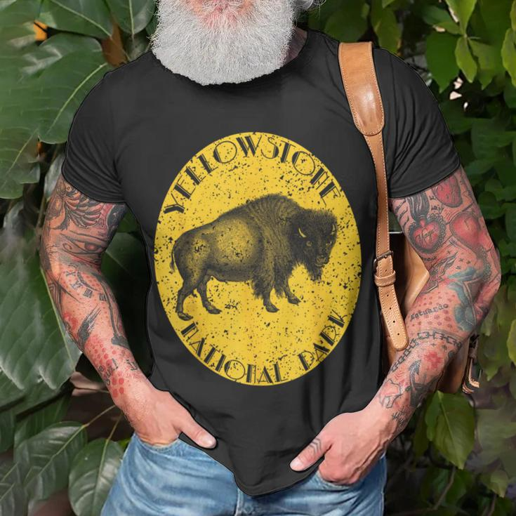 Yellowstone National Park Buffalo Vintage Distressed T-Shirt Gifts for Old Men