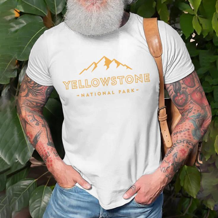 Retro Mountain Yellowstone National Park Hiking Souvenir T-Shirt Gifts for Old Men