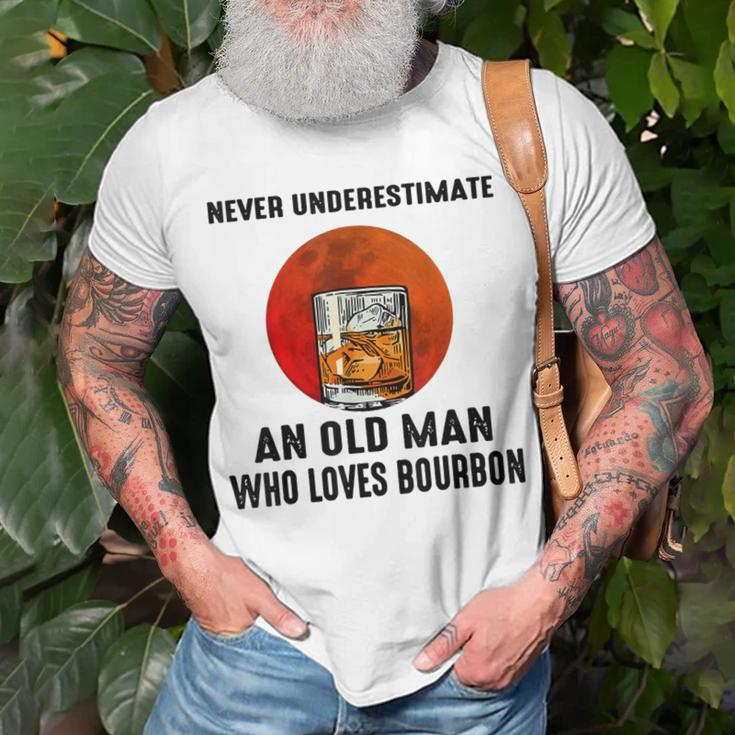 Never Underestimate An Old Man Who Loves Bourbon T-Shirt Gifts for Old Men