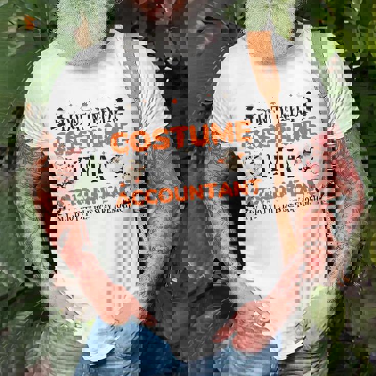 Vintage Halloween I Dont Need A Costume Accountant Halloween Funny