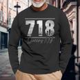 New York City 718 Area Code Skyline Queens Ny Nyc Vintage Long Sleeve T-Shirt T-Shirt Gifts for Old Men
