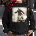 Selfie Cat Finds Bigfoot Sasquatch Cat Bigfoot Photo Sweatshirt Gifts for Old Men