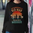 Mb Never Underestimate An Old Man Born In Missouri Women Sweatshirt Funny Gifts