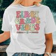 First Grade Vibes Back To School Retro 1St Grade Teacher Women T-shirt Gifts for Her