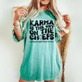 Retro Groovy Karma Is The Guy On The Chief Women's Oversized Comfort T-shirt Chalky Mint
