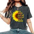 In A World Full Of Grandmas Be A Nonnie With Sunflower Women's Oversized Comfort T-shirt Pepper