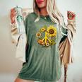 Hippie Daisy Peace Sign Retro Flower Sunflower Lovers Women's Oversized Comfort T-shirt Moss
