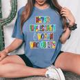 Never Underestimate A Woman Who Quilts Patchwork Letters Women's Oversized Comfort T-Shirt Blue Jean