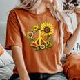Hippie Daisy Peace Sign Retro Flower Sunflower Lovers Women's Oversized Comfort T-shirt Yam