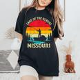 Vintage Retro Summer Fishing Missouri Lake Of The Ozarks Women's Oversized Comfort T-Shirt Black
