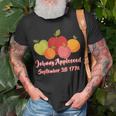Distressed Johnny Appleseed Apple Picking Orchard Farming T-Shirt Gifts for Old Men
