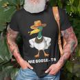 Me Goose-Ta Funny Spanish Quotes Word Pun Sayings Hispanic Unisex T-Shirt Gifts for Old Men
