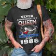 Never Underestimate A Queen Born In July 1986 T-Shirt Gifts for Old Men