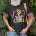 Vintage Halloween Skeleton Rock On Hand Skeleton Men Boys T-Shirt Gifts for Old Men