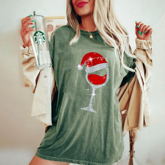 Wine Glasses Santa Hat Christmas Wine Lover T-Shirt Wine Glasses Santa Hat Christmas Wine Lover T-Shirt