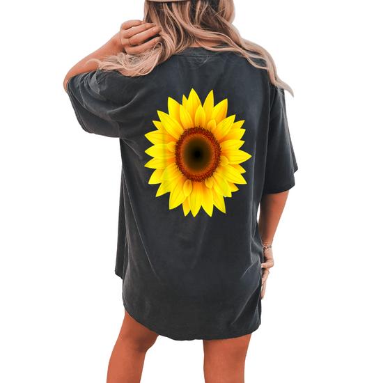  Daisy Flower Petal Full Bloom Design T-Shirt